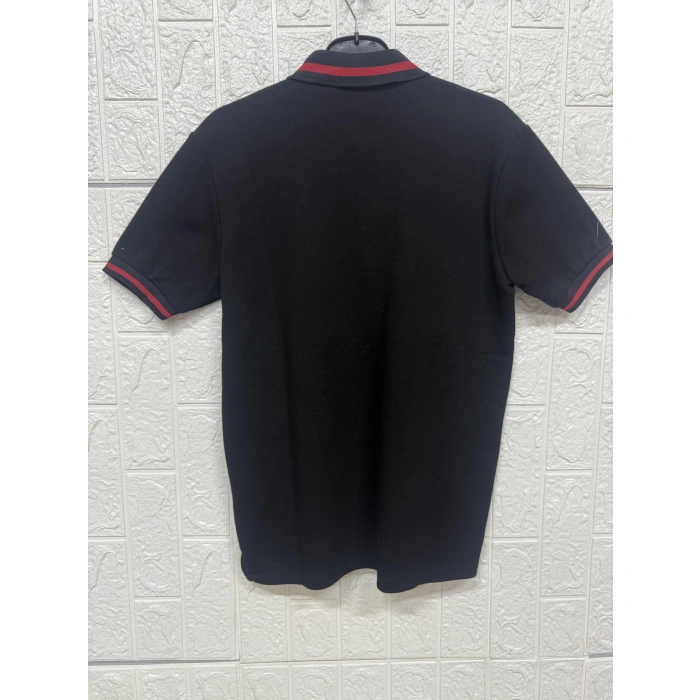 Çıtçıt Düğmeli Polo Yaka Yakası ve Kol Uçları Kırmızı Detaylı Tişört