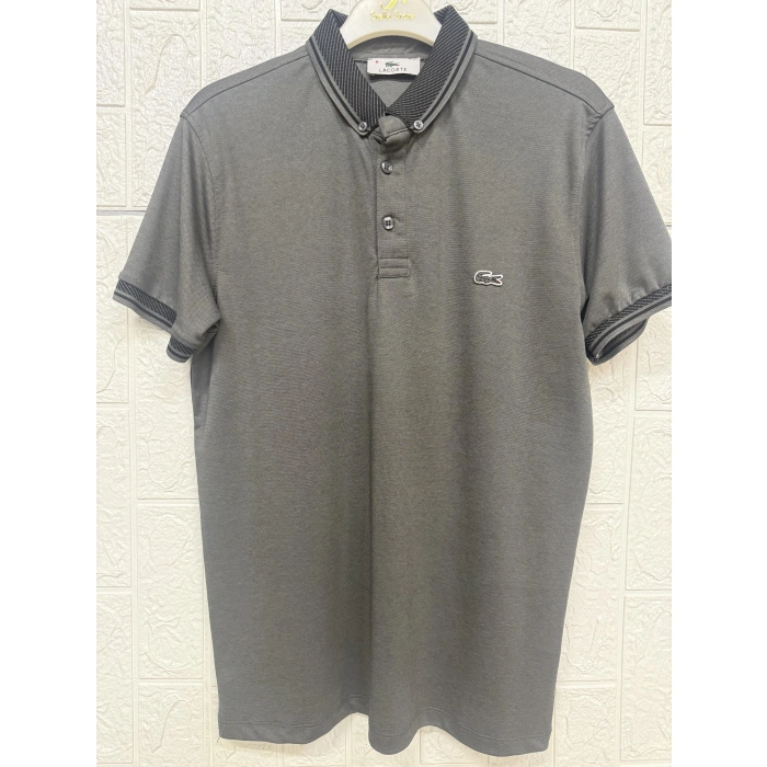 Yakası ve Kol Uçları Manşetli Polo Yaka Düğmeli Tişört