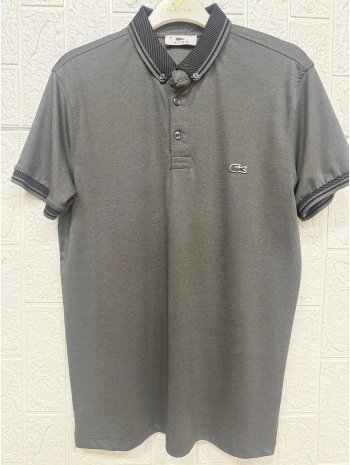 Yakası ve Kol Uçları Manşetli Polo Yaka Düğmeli Tişört