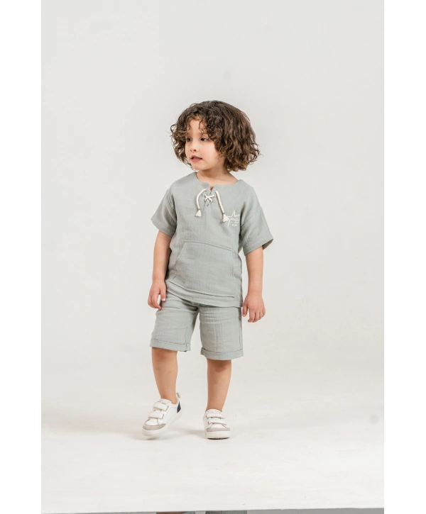 Unisex Çocuk %100 Pamuk Bağcıklı Tişört&Çocuk Şortlu Müslin Takım – Şapka Hediyeli