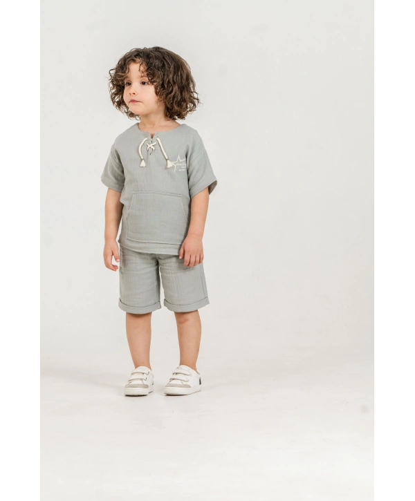 Unisex Çocuk %100 Pamuk Bağcıklı Tişört&Çocuk Şortlu Müslin Takım – Şapka Hediyeli