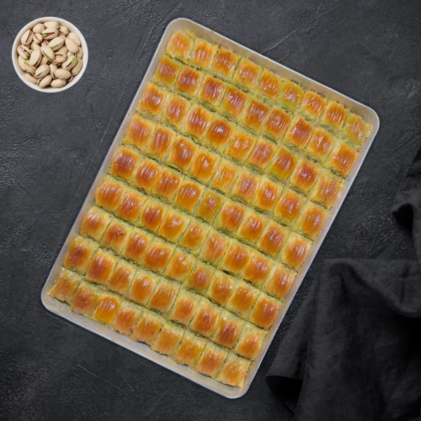 Fıstıklı Kıvrım Baklava - Tepsi