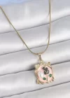 316L Çelik Gold Renk Zincir Pembe Mineli Çiçek İşlemli İnci Detay Portre Model Kadın Kolye