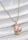 316L Çelik Gold Renk Zincir Pembe Mineli İncili Çiçek İşlemeli Portre Model Kadın Kolye
