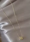 Gold Renkli Zirkon Taşlı Küp Model G Harfli Kolye