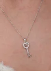 Gümüş Kalpli Sonsuzluk Anahtar Kadın Kolye
