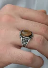 Gümüş Kaplan Gözü Taşlı Örgü Desenli Erkek Yüzük