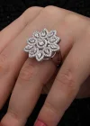 Gümüş Zirkon Taşlı Çiçek Kadın Yüzük
