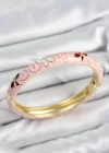Mineli Pirinç Pembe Çiçek Motifli Gold Kadın Kelepçe