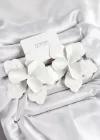 Pirinç Beyaz Çiçek Model Kadın Küpe