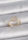 Pirinç Gold Renk Ayarlanabilir Beyaz Mineli Kedi Model İnci Detay Kadın Yüzük