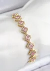 Pirinç Zirkon Taşlı Pembe Yonca Baget Model Gold Renk VIP Seri Kadın Bileklik