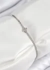Pirinç Zirkon Taşlı Yonca Model Ezme Zincir Gümüş Renk Kadın Bileklik