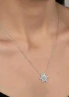 Swarovski Taşlı Gümüş Kartanesi Bayan Kolye