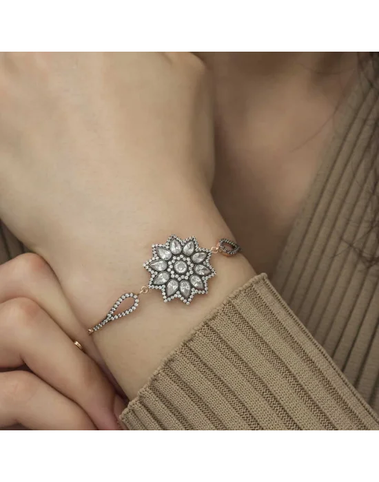 ​Gümüş Rose Çiçek Desenli Elmas Montür Bileklik