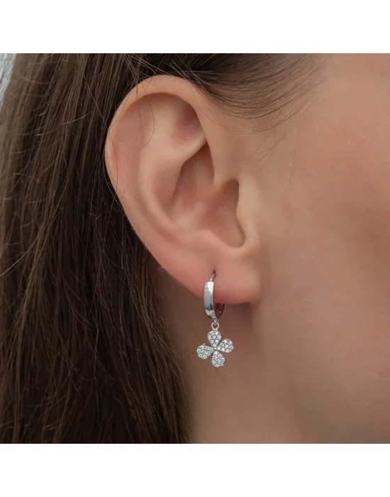 ​Gümüş Sallantılı Yonca Kadın Küpe