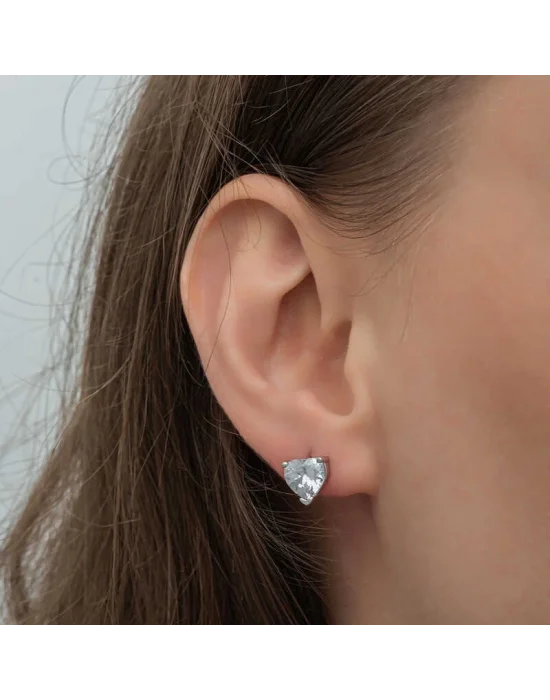 Gümüş Beyaz Kalpli Çivili Kadın Küpe