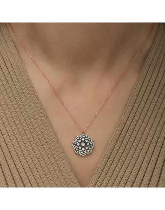 Gümüş Çiçek Desenli Elmas Montür Kolye