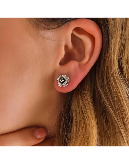 Gümüş Çivili Gül Kadın Küpe