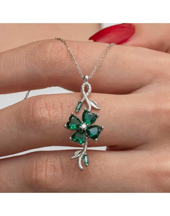 Gümüş Dönen Yeşil Yonca Kadın Kolye
