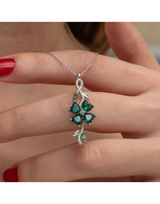 Gümüş Dönen Yeşil Yonca Kadın Kolye