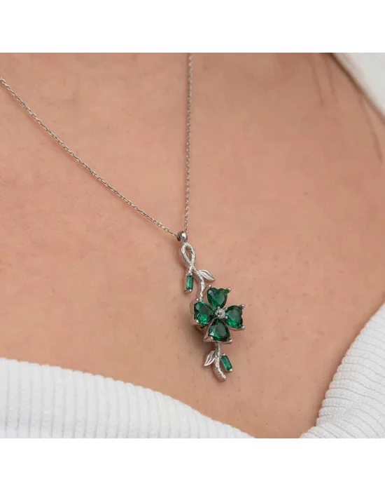 Gümüş Dönen Yeşil Yonca Kadın Kolye