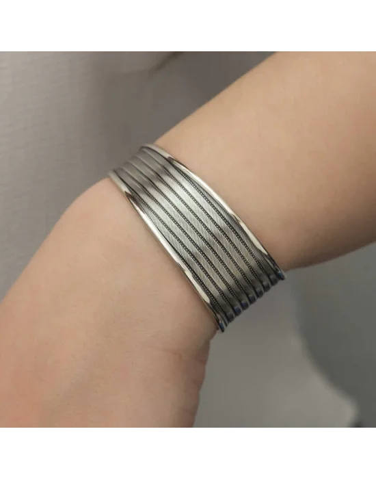 Gümüş Eskitme Desenli Bayan Bilezik