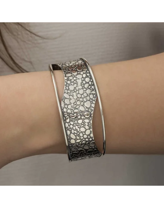 Gümüş Eskitme Desenli Bayan Bilezik