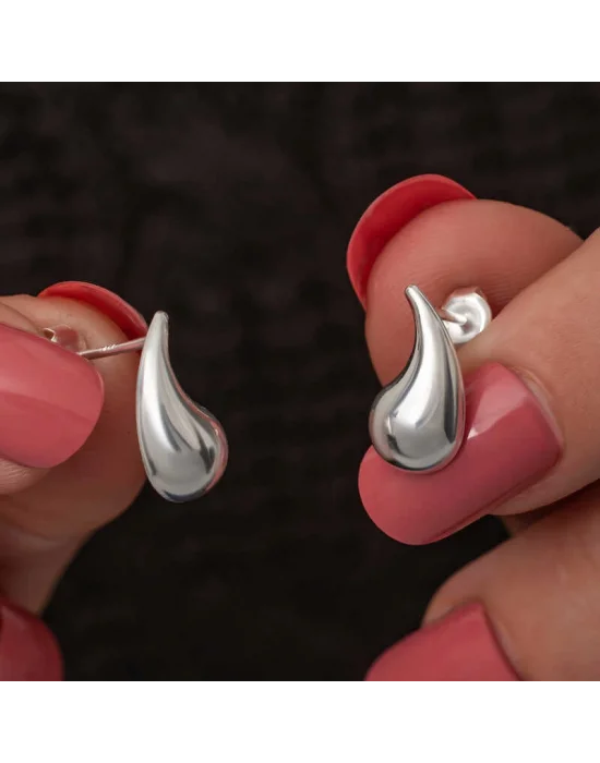 Gümüş Gözyaşı Damla Çivili Kadın Küpe