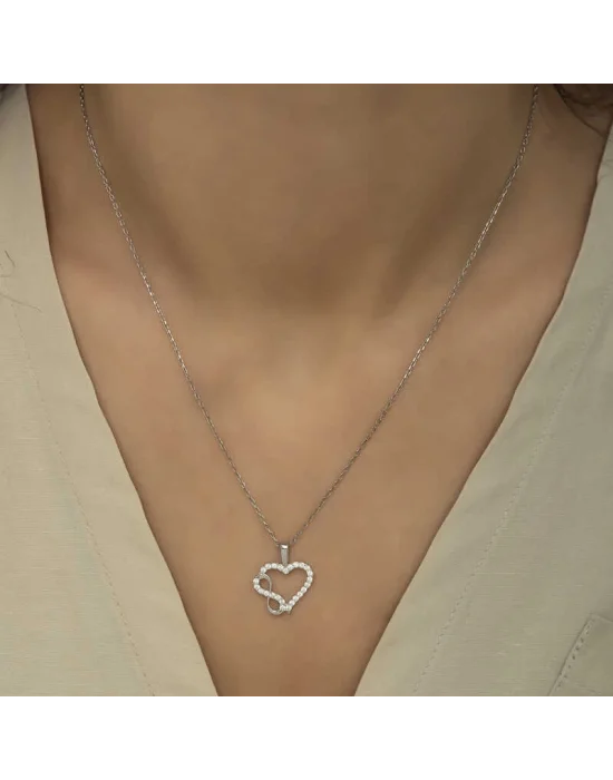 Gümüş Kalpli Sonsuzluk Bayan Kolye