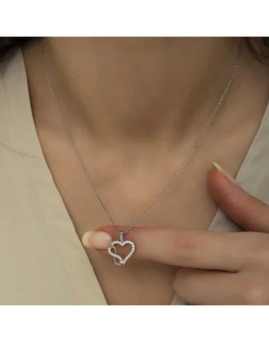 Gümüş Kalpli Sonsuzluk Bayan Kolye