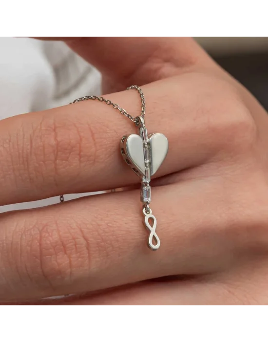 Gümüş Kalpli Sonsuzluk Kadın Kolye