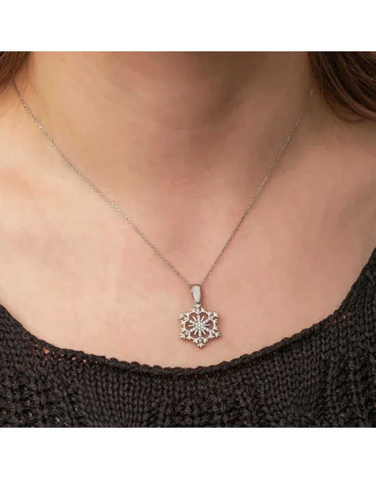 Gümüş Kar Tanesi Kadın Kolye