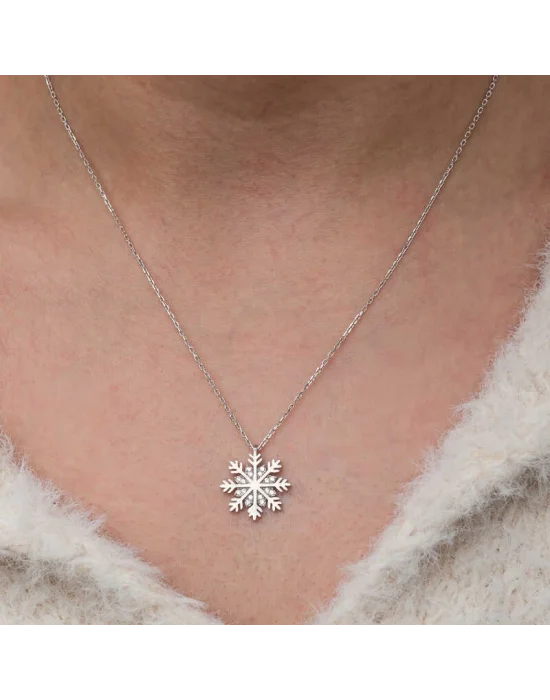 Gümüş Kar Tanesi Kadın Kolye