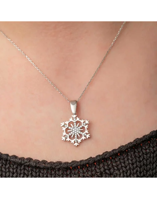 Gümüş Kar Tanesi Kadın Kolye