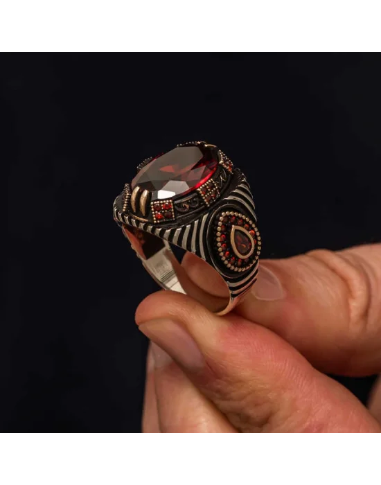 Gümüş Kırmızı Fasetli Taşlı Erkek Yüzük