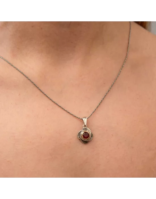 Gümüş Kırmızı Taşlı Gül Model Kadın Kolye