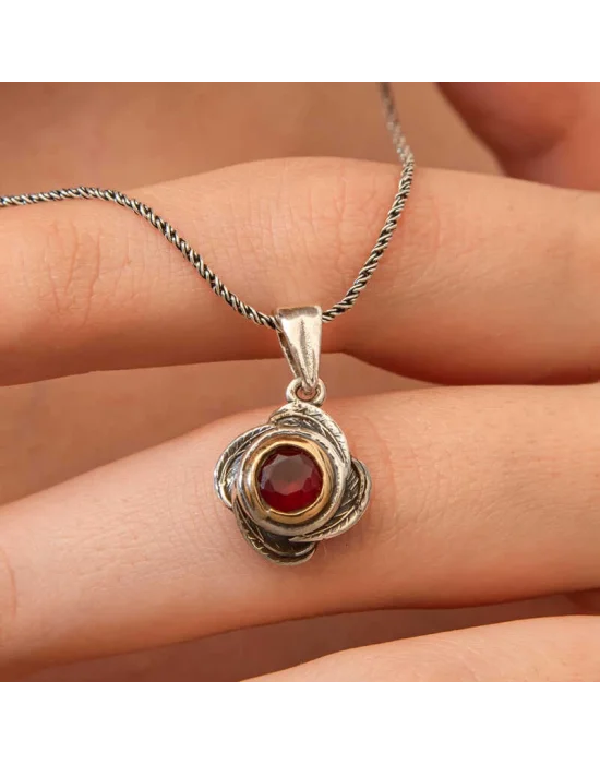 Gümüş Kırmızı Taşlı Gül Model Kadın Kolye