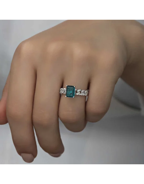 Gümüş Koyu Yeşil Baget Taşlı Kadın Yüzük