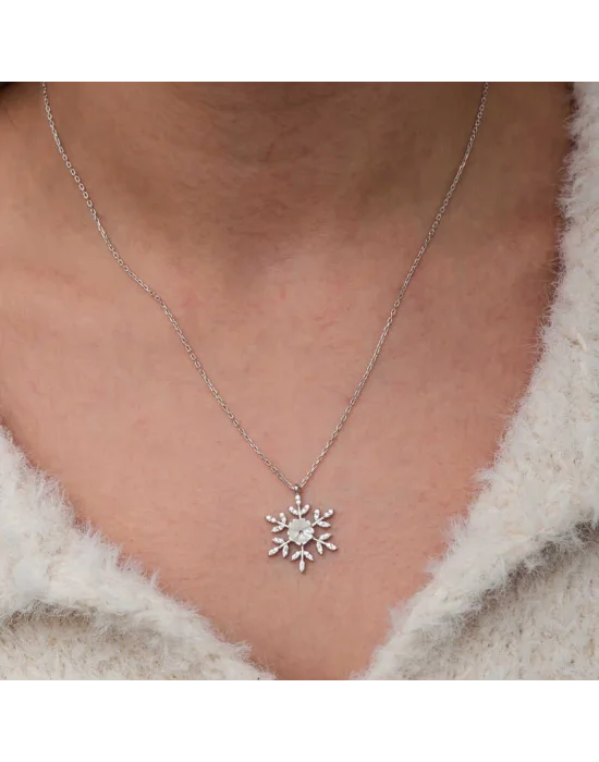 Gümüş Manolya Çiçeği Kar Tanesi Kadın Kolye
