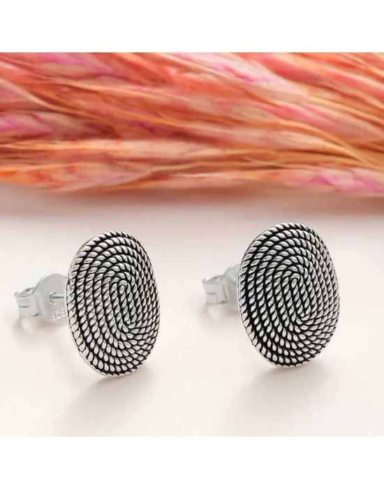 Gümüş Oval Çivili Kadın Küpe