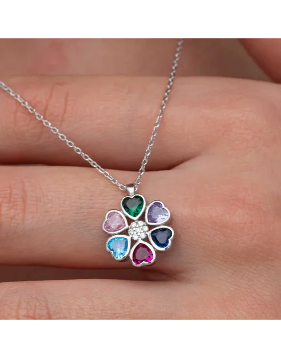 Gümüş Renkli Kalpli Çiçek Kadın Kolye