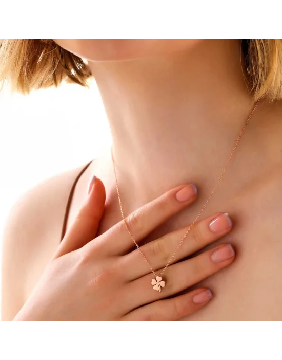 Gümüş Rose Dört Yapraklı Yonca Kadın Kolye