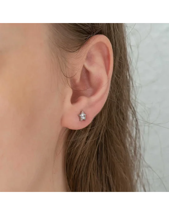 Gümüş Tek Taşlı Yıldız Çivili Bayan Küpe