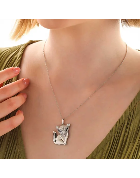 Gümüş Tilki Kadın Kolye