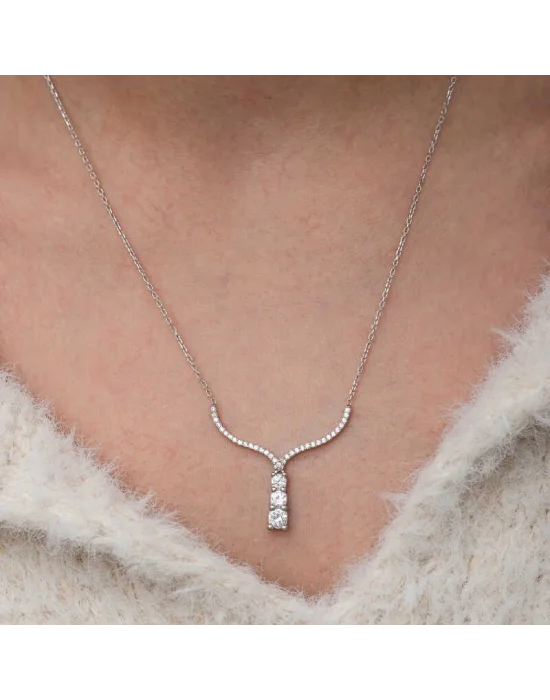 Gümüş Üç Taşlı V Model Kadın Kolye
