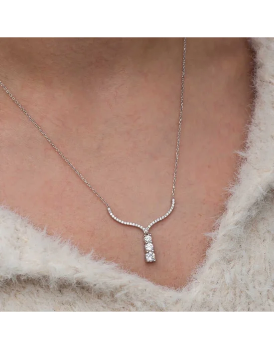 Gümüş Üç Taşlı V Model Kadın Kolye