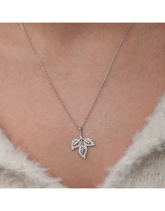 Gümüş Üç Yaprak Kadın Kolye