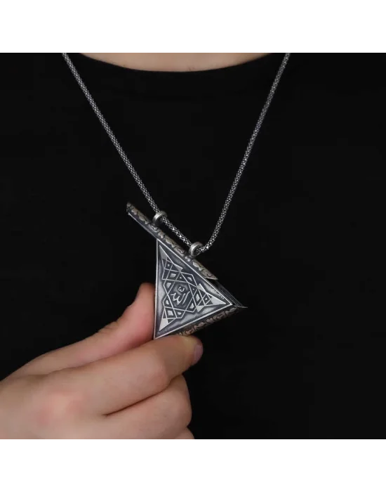 Gümüş Üçgen İçi Açılabilen Allah Muskalık Kolye