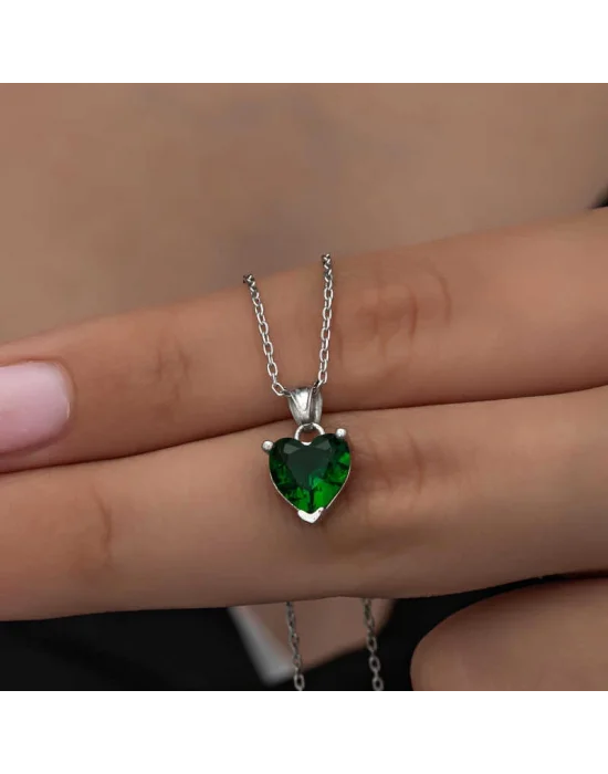 Gümüş Yeşil Taşlı Kalpli Kadın Kolye